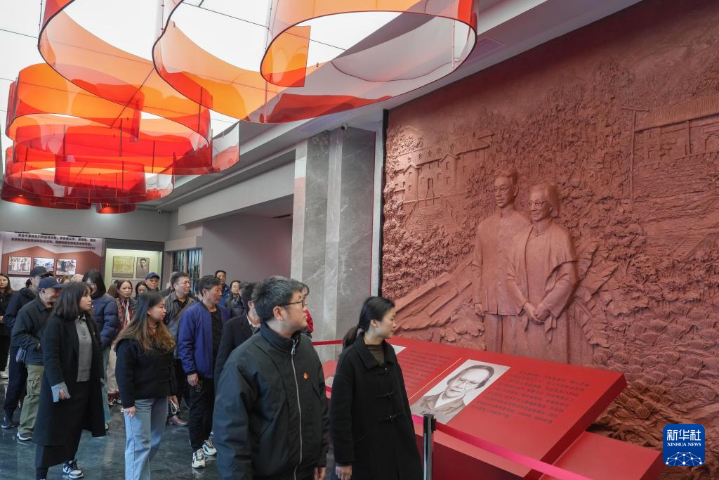 清明祭扫缅怀革命先烈