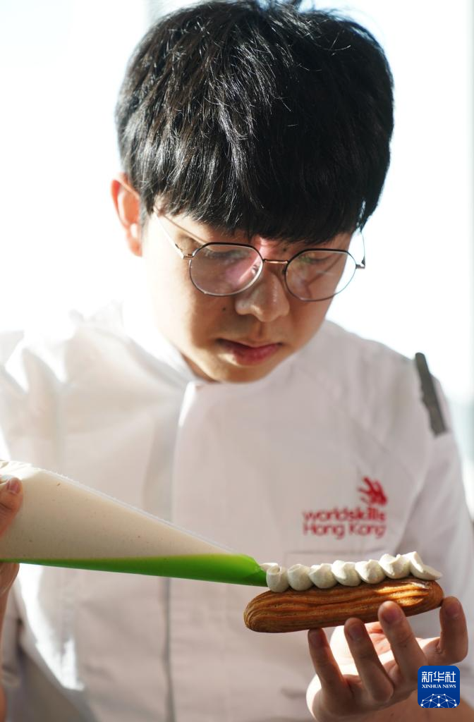 香港故事丨“飞机医生”和“甜点大师”:香港技能健儿绽放世界舞台