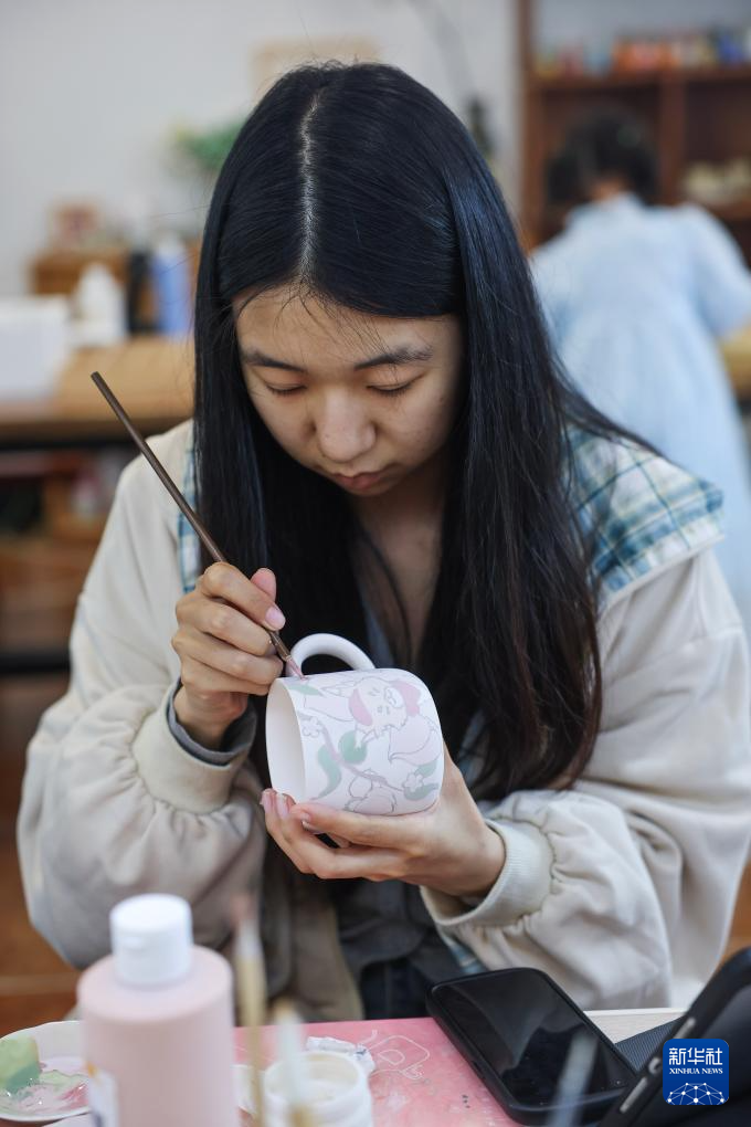 传承创新 千年婺州窑重放异彩