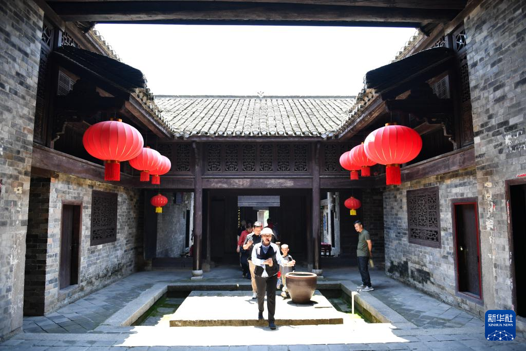 走进湘北古村张谷英村