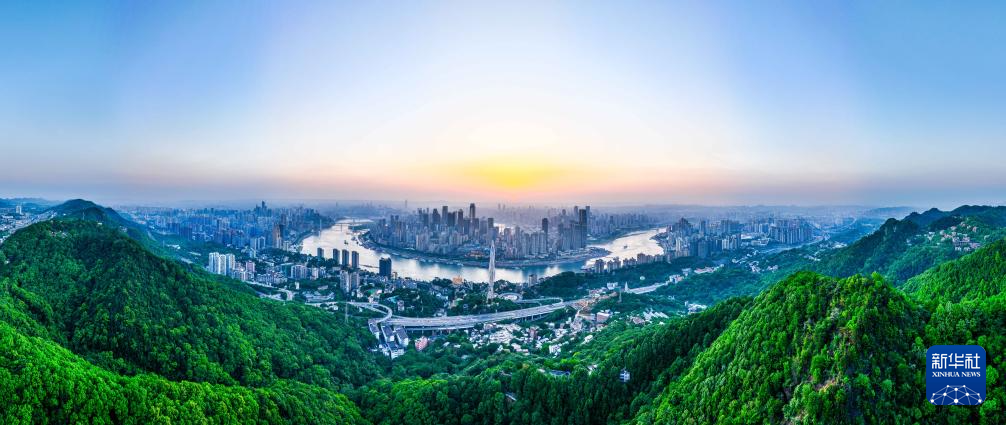 美丽中国丨“山水之城”美不胜收