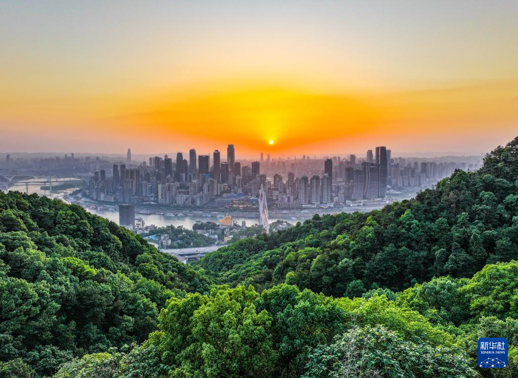 美丽中国丨“山水之城”美不胜收