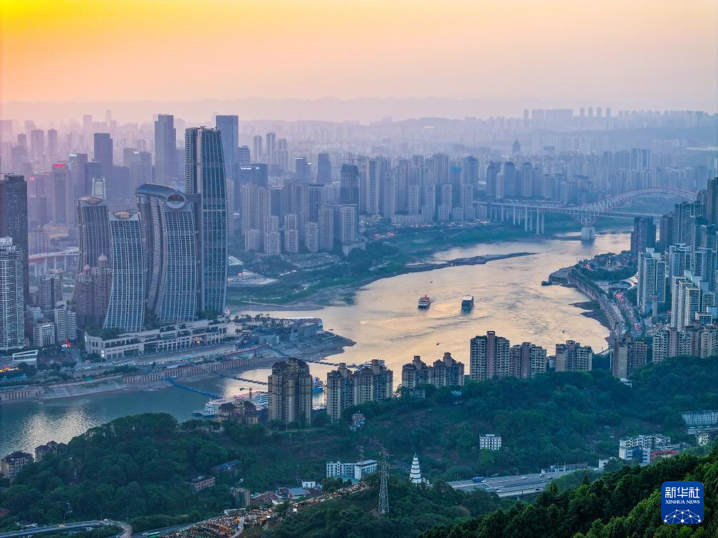 美丽中国丨“山水之城”美不胜收