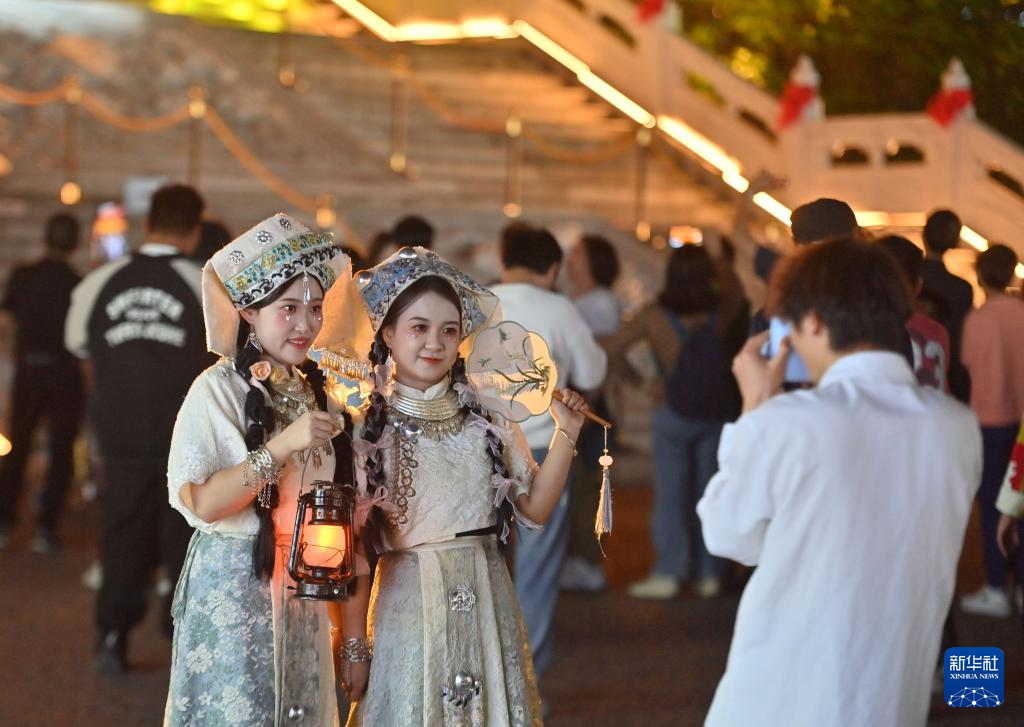 广西:“夜经济”激活新“夜”态