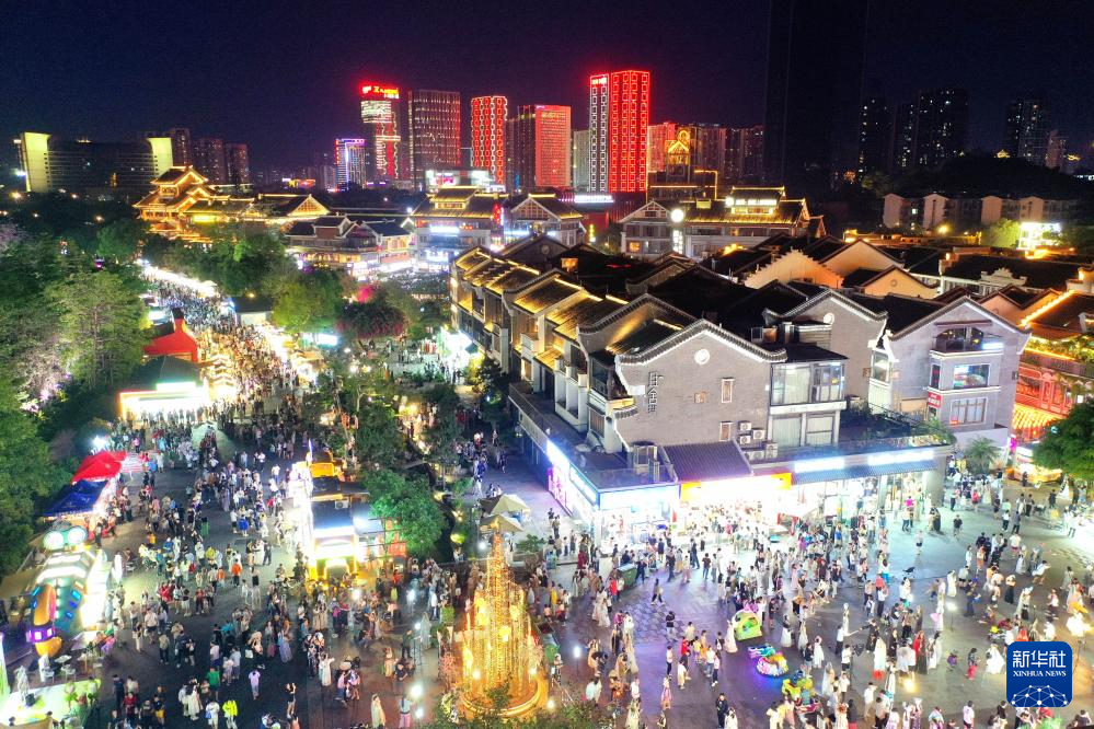 广西:“夜经济”激活新“夜”态