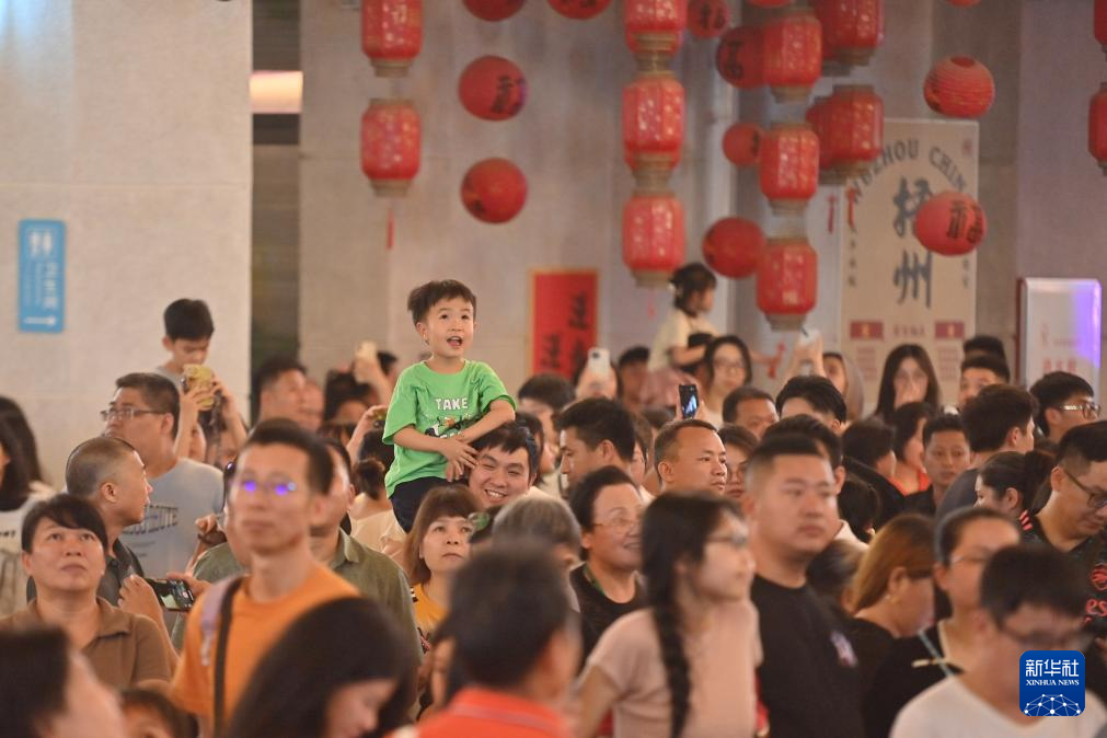 广西:“夜经济”激活新“夜”态