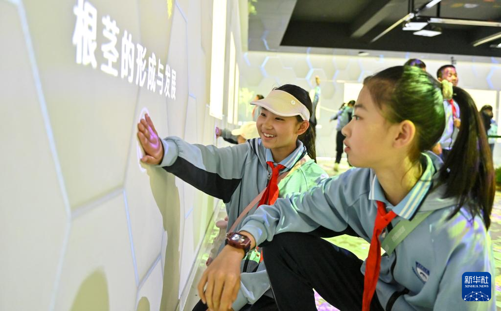 呼和浩特:多彩活动助力草原科普