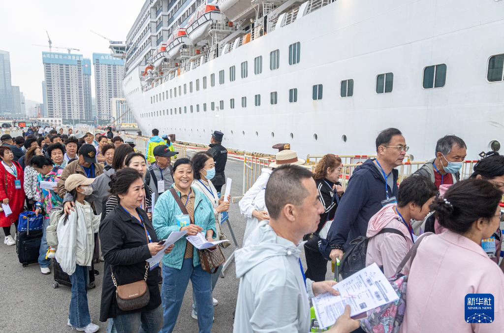 大连港时隔五年再次迎来国际邮轮始发