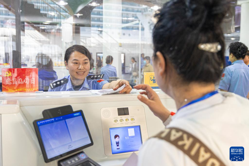 大连港时隔五年再次迎来国际邮轮始发