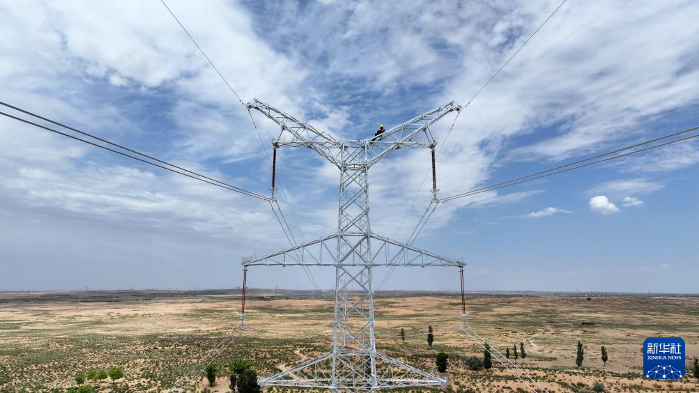宁夏：100万千瓦光伏复合项目330千伏输变电工程线路全线贯通