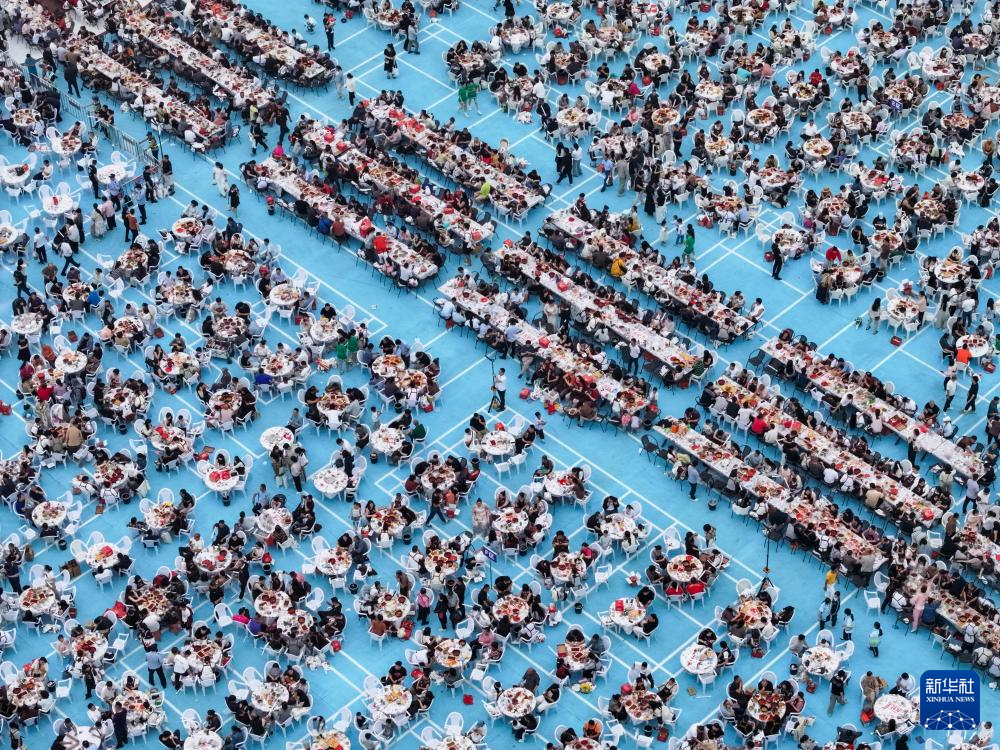 江苏盱眙:火红龙虾节 欢乐龙虾宴