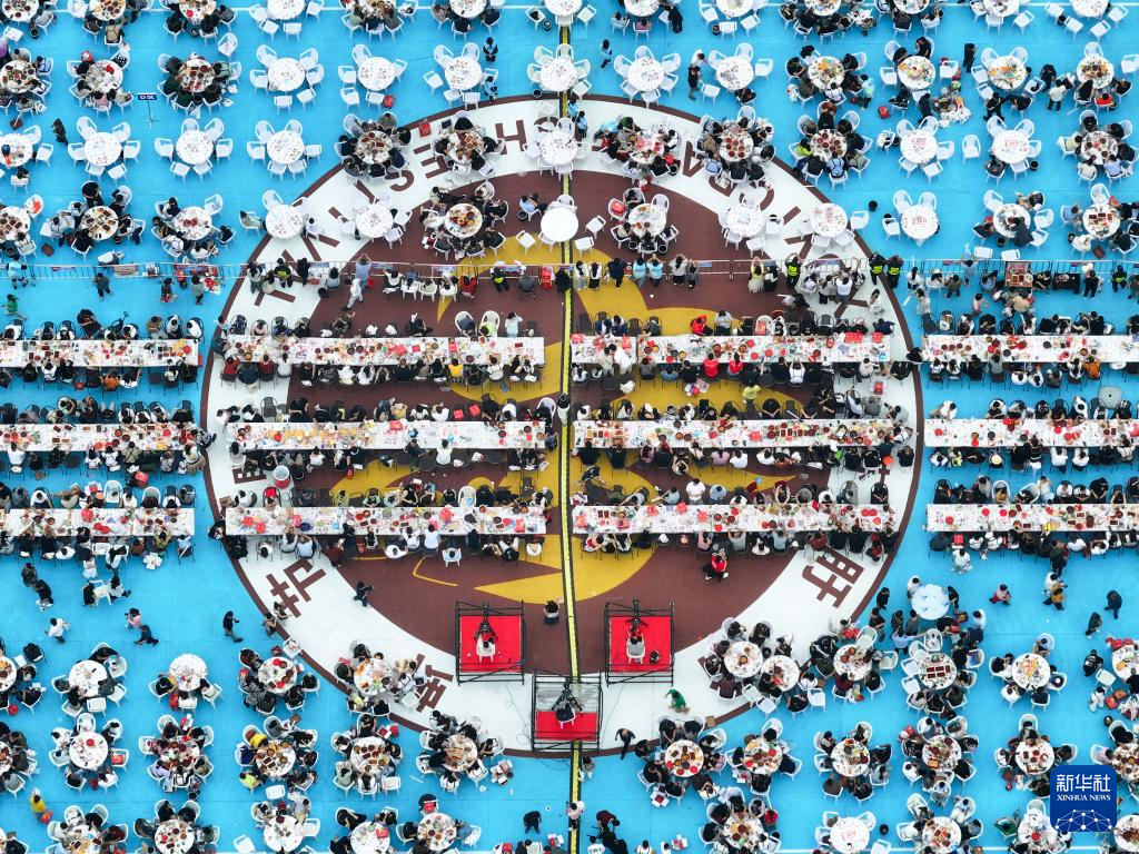 江苏盱眙:火红龙虾节 欢乐龙虾宴