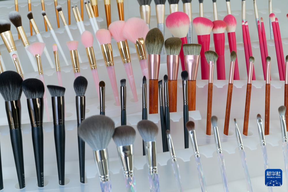 河南鹿邑：化妆刷之乡打造“美丽经济”