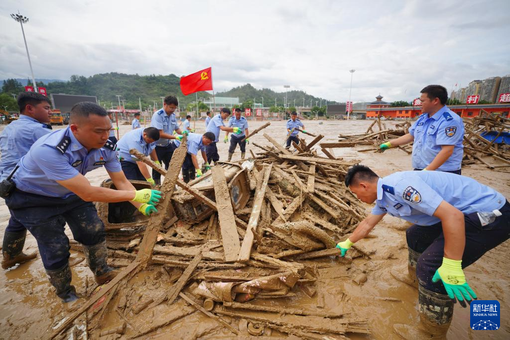贵州榕江抢险救灾一线的共产党员