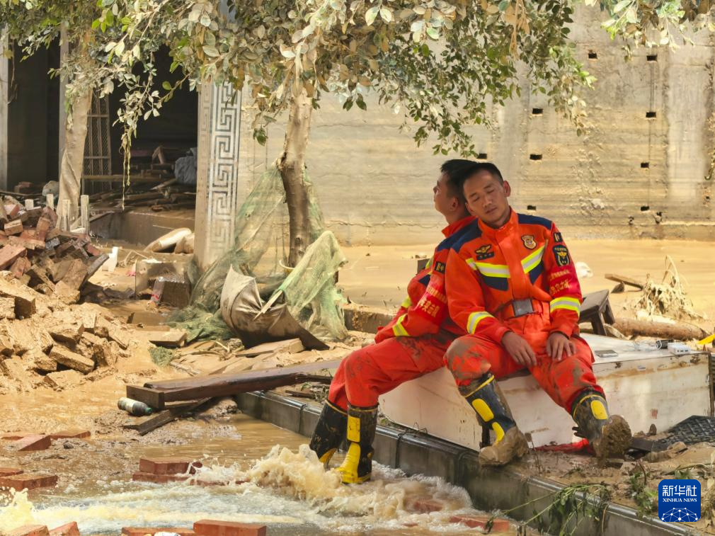 贵州榕江抢险救灾一线的共产党员