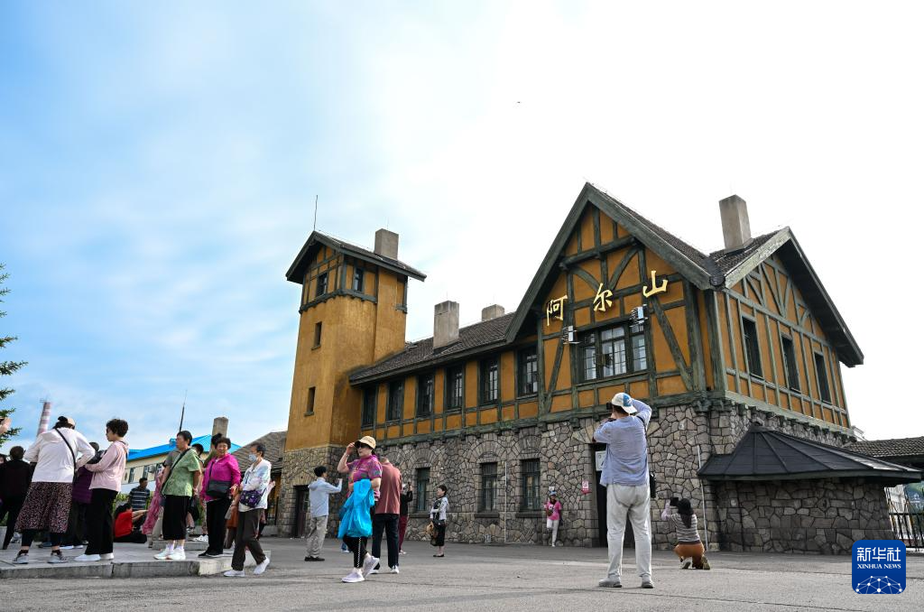 美丽中国丨内蒙古阿尔山:避暑胜地引游人