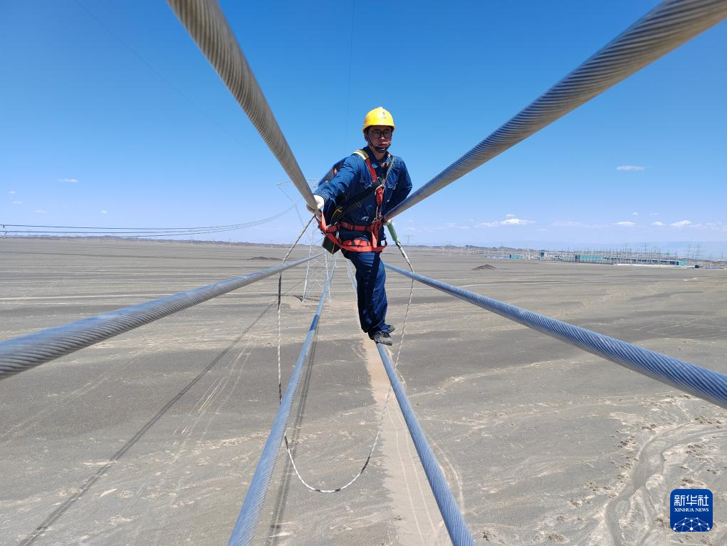 跨越千里,“疆电外送”点亮万家灯火