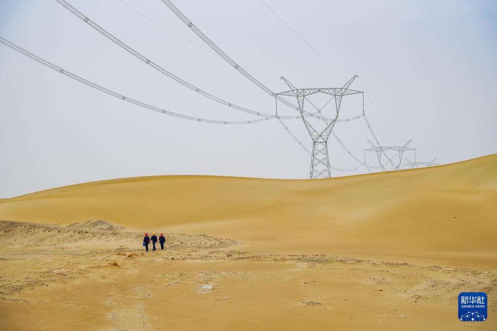 跨越千里,“疆电外送”点亮万家灯火