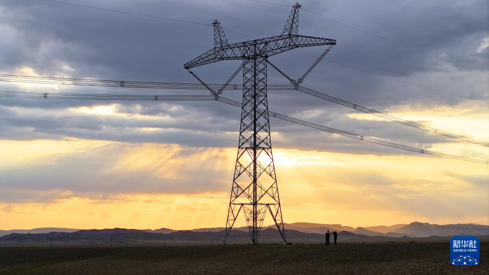 跨越千里,“疆电外送”点亮万家灯火