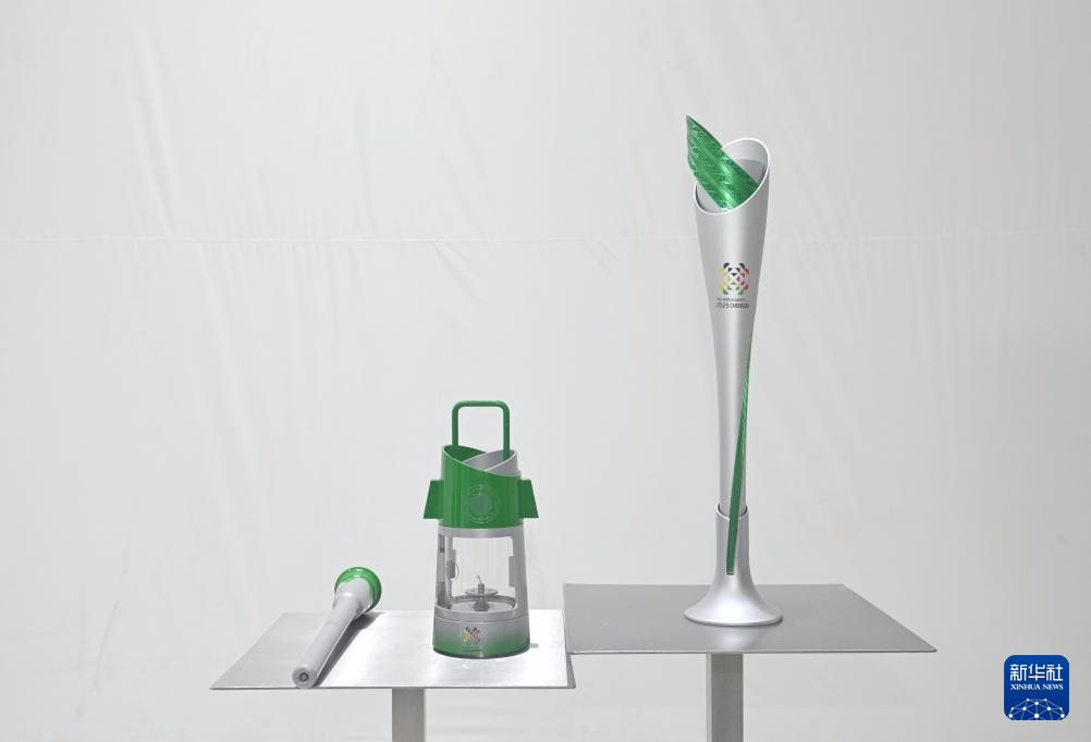 成都世运会火炬传递系列装置亮相