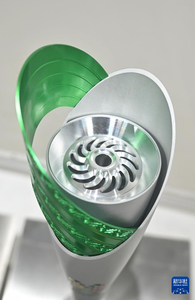 成都世运会火炬传递系列装置亮相