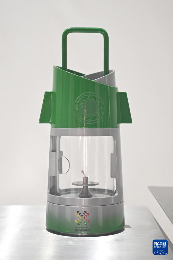 成都世运会火炬传递系列装置亮相