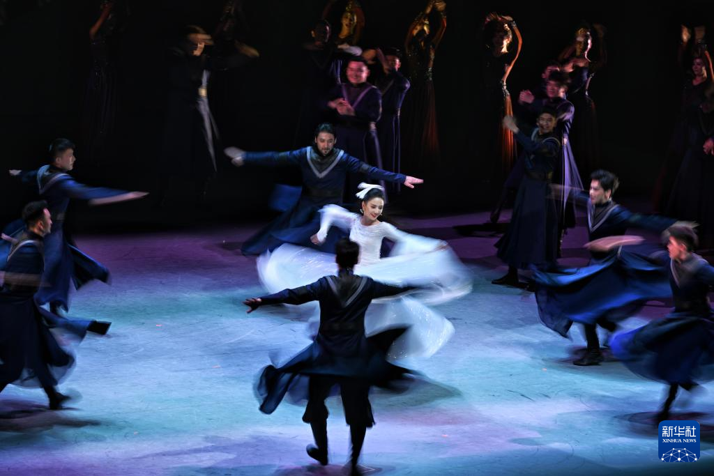 第七届中国新疆国际民族舞蹈节开幕