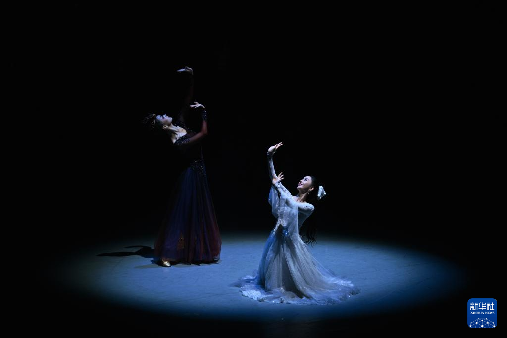 第七届中国新疆国际民族舞蹈节开幕