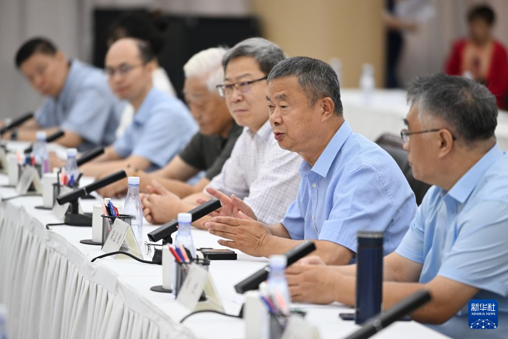 校殇日里传承爱国精神