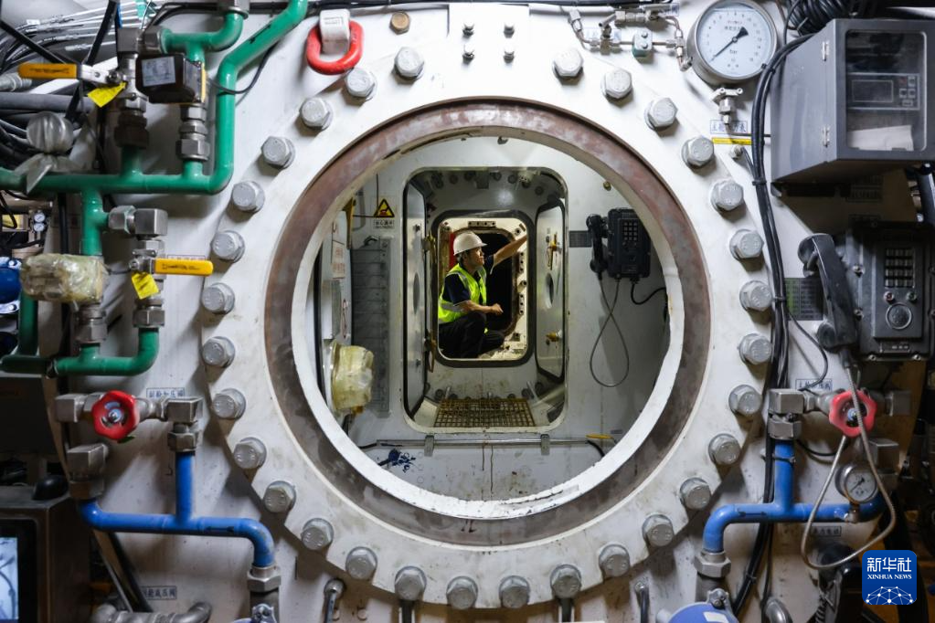 深汕铁路超大直径盾构机始发