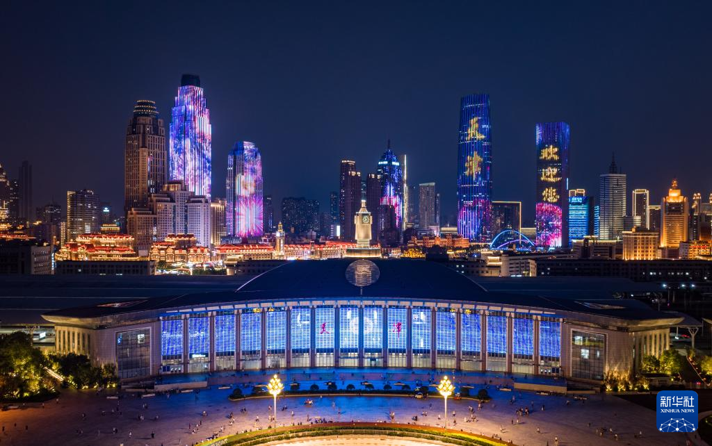 飞阅中国|津彩夜空 光耀海河