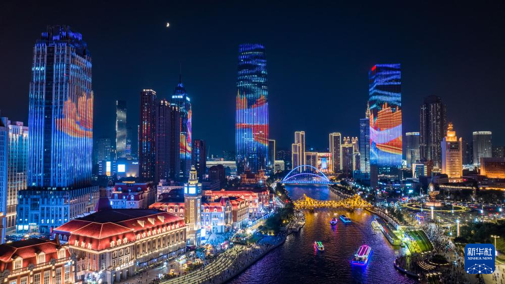 飞阅中国|津彩夜空 光耀海河