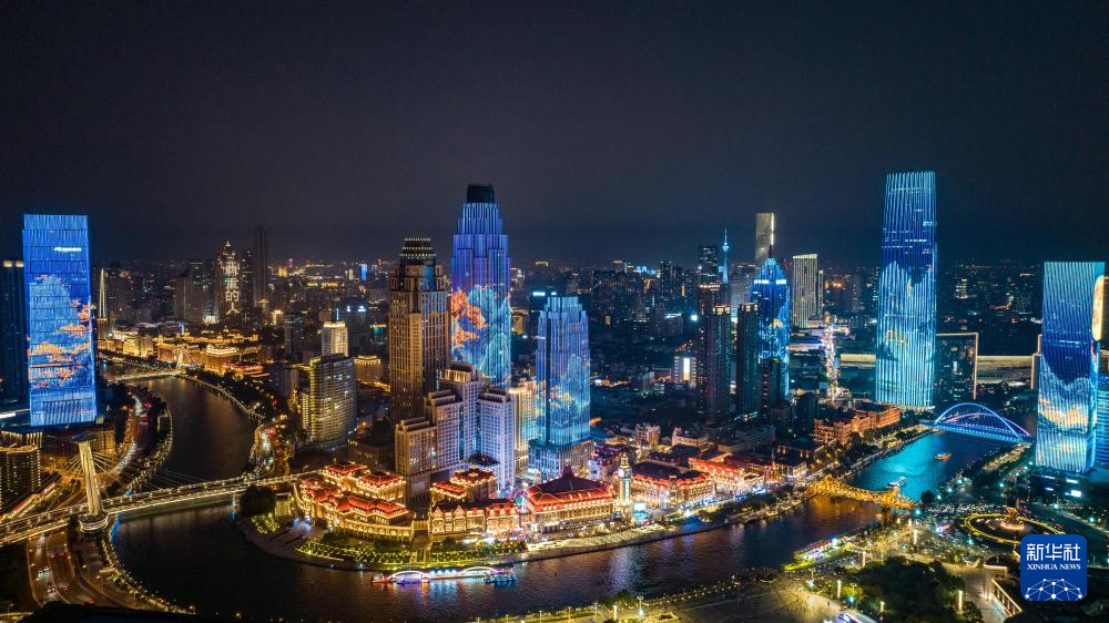 飞阅中国|津彩夜空 光耀海河