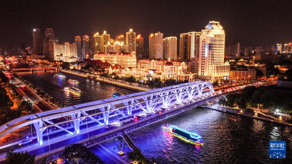 飞阅中国|津彩夜空 光耀海河