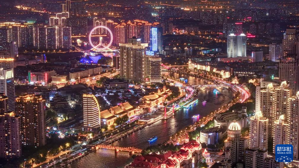 飞阅中国|津彩夜空 光耀海河