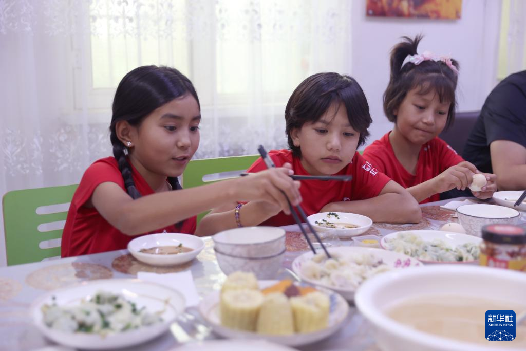 图片故事丨四千公里寻梦“一抹红”