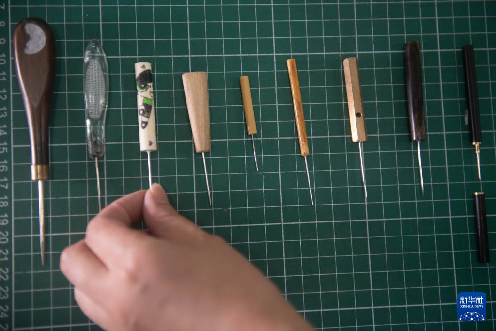 文化中国行·守宝人|走近百年图书馆里的古籍守护者