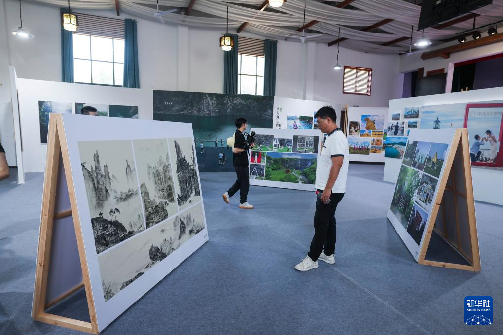 浙江建德举办绿水青山就是金山银山主题影像创作大展