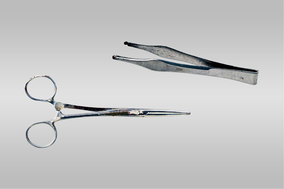 【文物里的抗战记忆】银钳静默,小院长存:白求恩的烽火仁心 【文物里的抗战记忆】银钳静默,小院长存:白求恩的烽火仁心