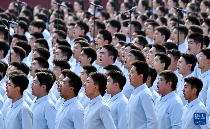 歌声正澎湃！3000名学子唱响中国青年风采