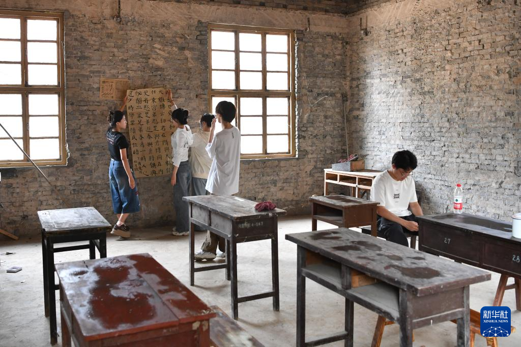 西安：老厂房“变身”影视基地