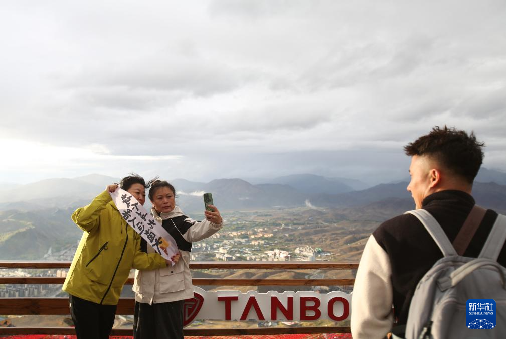砥砺奋进七十载 天山南北谱华章|“中国雪都”阿勒泰打破“冬日限定”