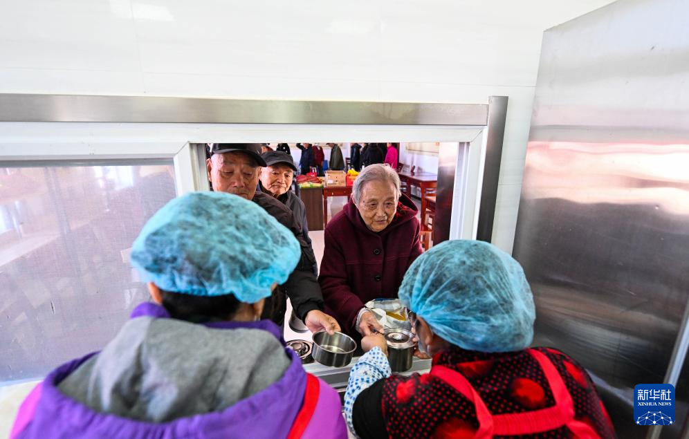 互助食堂里的幸福“食”光