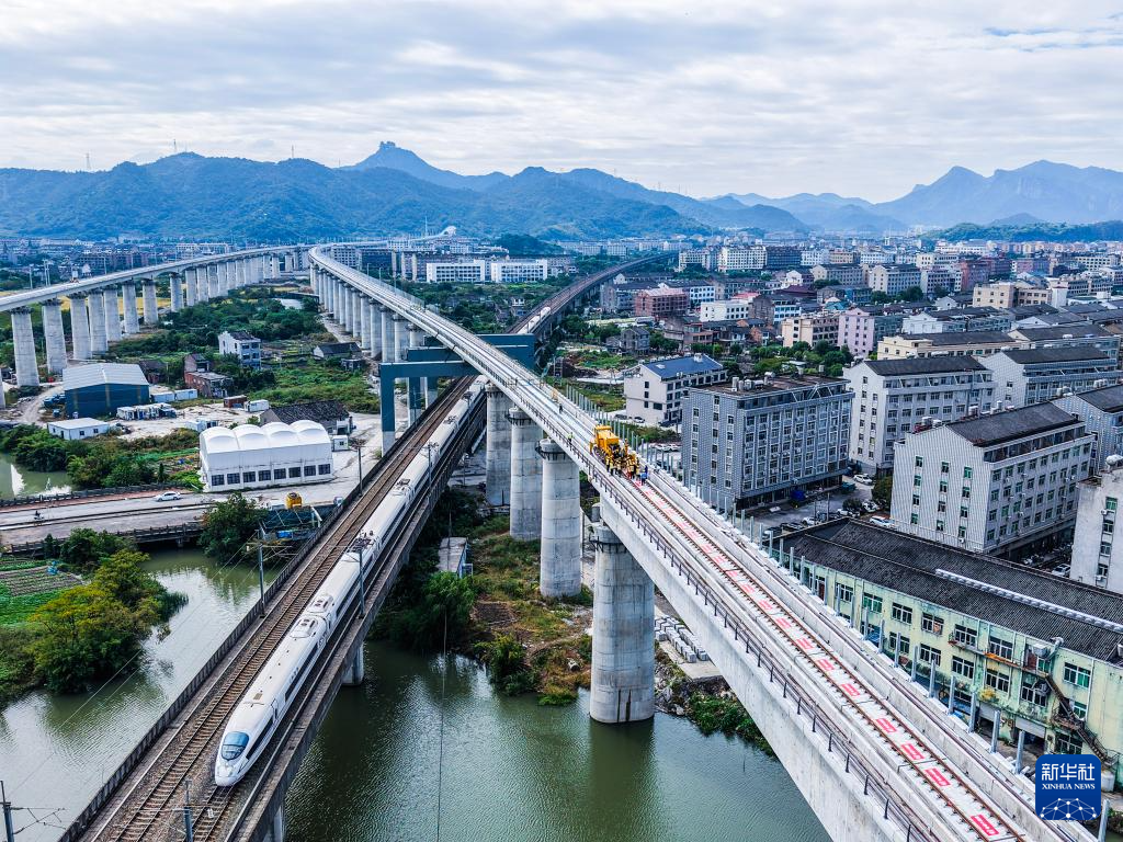 杭台高铁温玉段开始铺轨