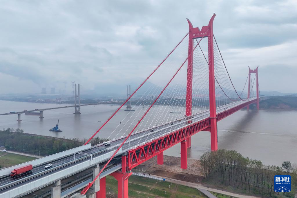 铜陵长江三桥正式通车