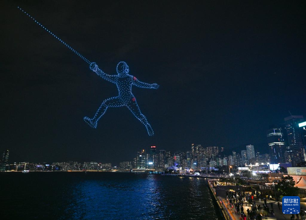 香港举行“体育力量 闪耀香江”大型无人机表演