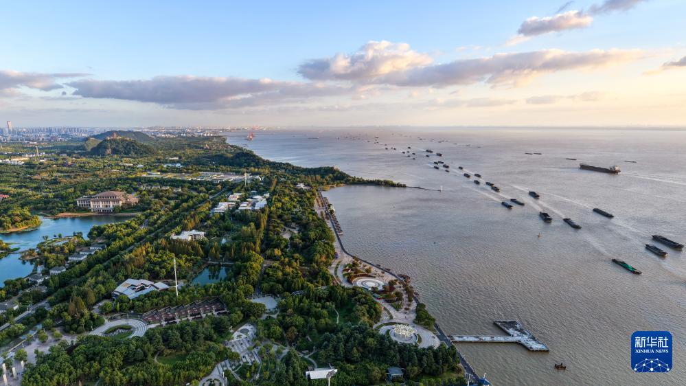 奔腾向前的大江大河