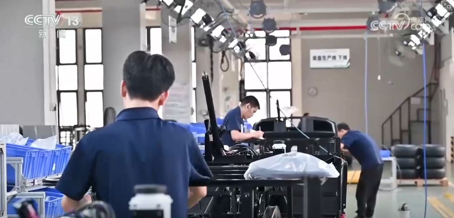 “爆款”“上头”！多维度观察 外贸凭借“硬核支撑”铺开全球贸易“网络”