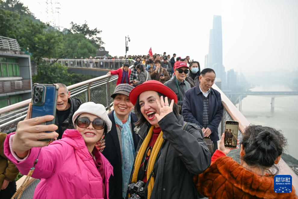 重庆鹅岭栈桥成为旅游新地标