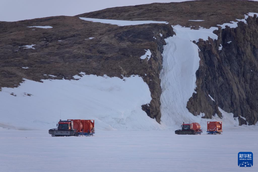 第42次南极考察丨“雪龙2”号首次参与中山站燃油补给
